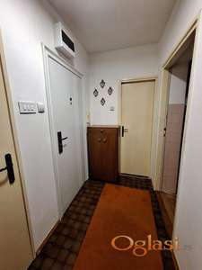 Stevana Divnina Babe 5, Detelinara, Novi Sad